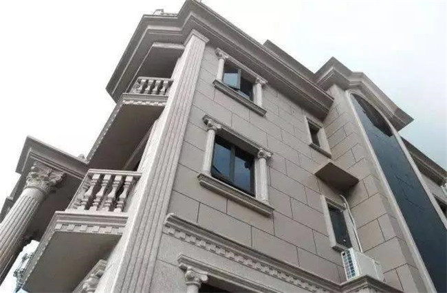 伊思曼：水包砂多彩仿石漆喷涂几次才能保证涂膜均匀？