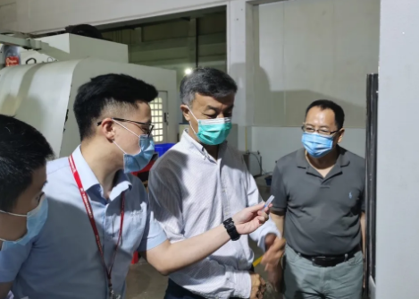 心系塑企  中国塑协理事长朱文玮一行莅临金明精机调研指导