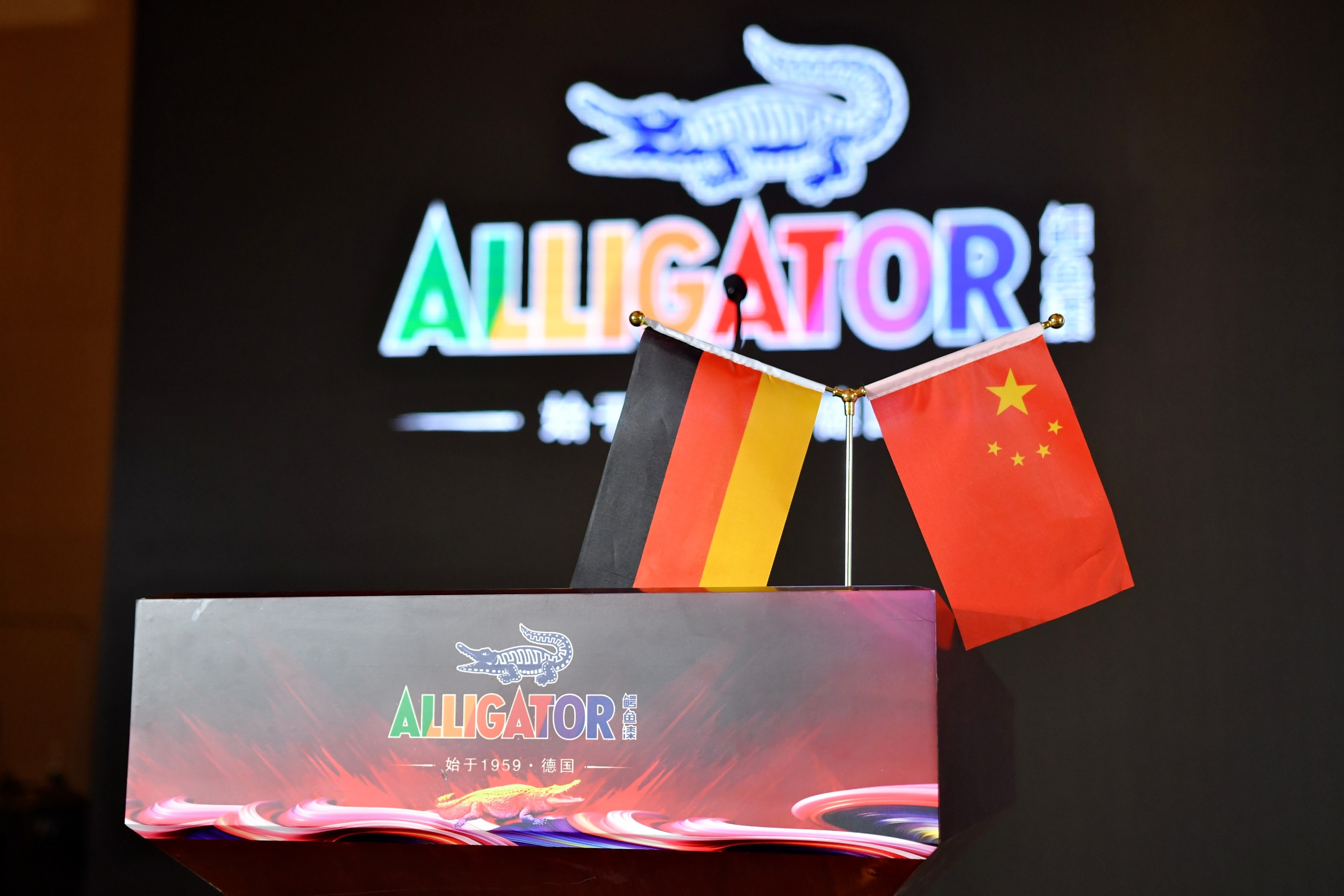 征战高端艺术涂料市场，入华24载的鳄鱼漆凭借什么利器？