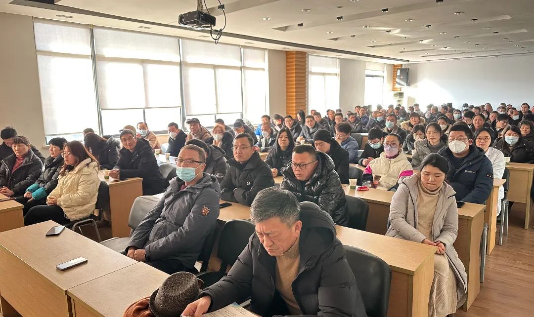 起跑就是冲刺！ 曼得丽涂料召开开工动员大会