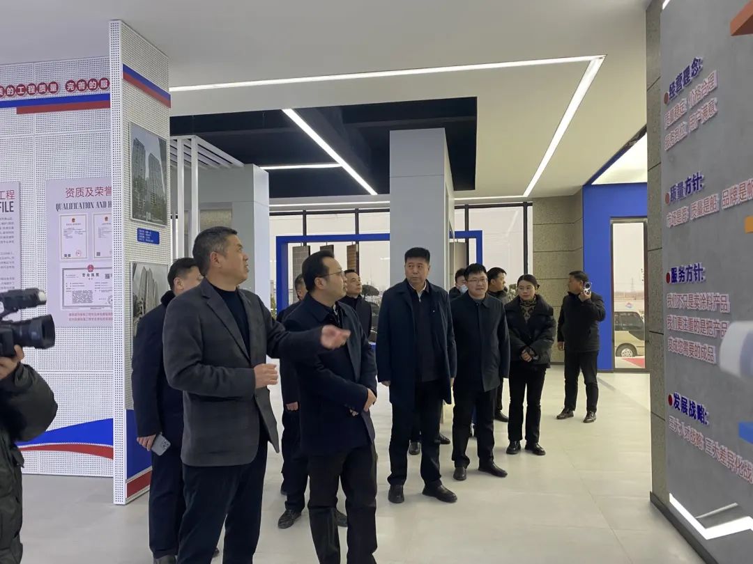 湖北省安陆市市委副书记、市长黄国威率队莅临湖北德尔福新材料科技有限公司