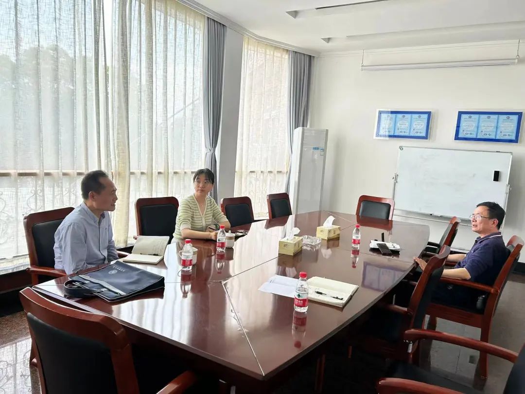 宁波化工贸促会秘书处人员走访龙欣、德泰两家会员企业