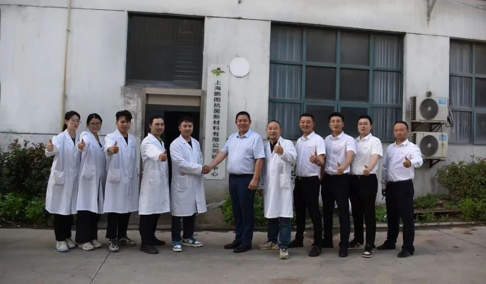 陕西湘宝商贸有限公司何金龙总经理一行莅临上海鹏图参观交流