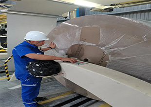 北新建材致敬“双节”期间每一位坚守岗位劳动者