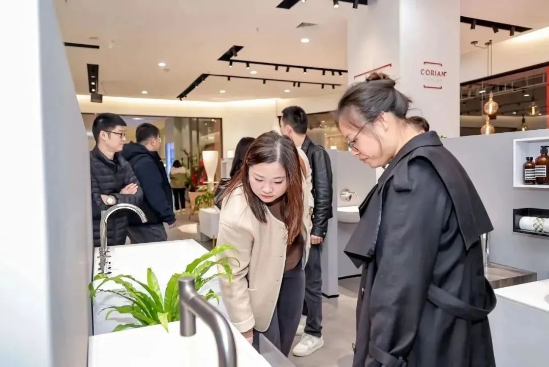 杜邦可丽耐®实体面材展示中心亮相苏深双城