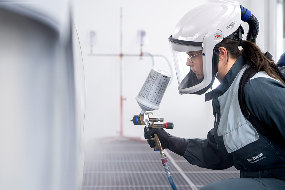 巴斯夫鹦鹉® 100 系列助力汽车维修站大幅节省工艺耗时和材料消耗