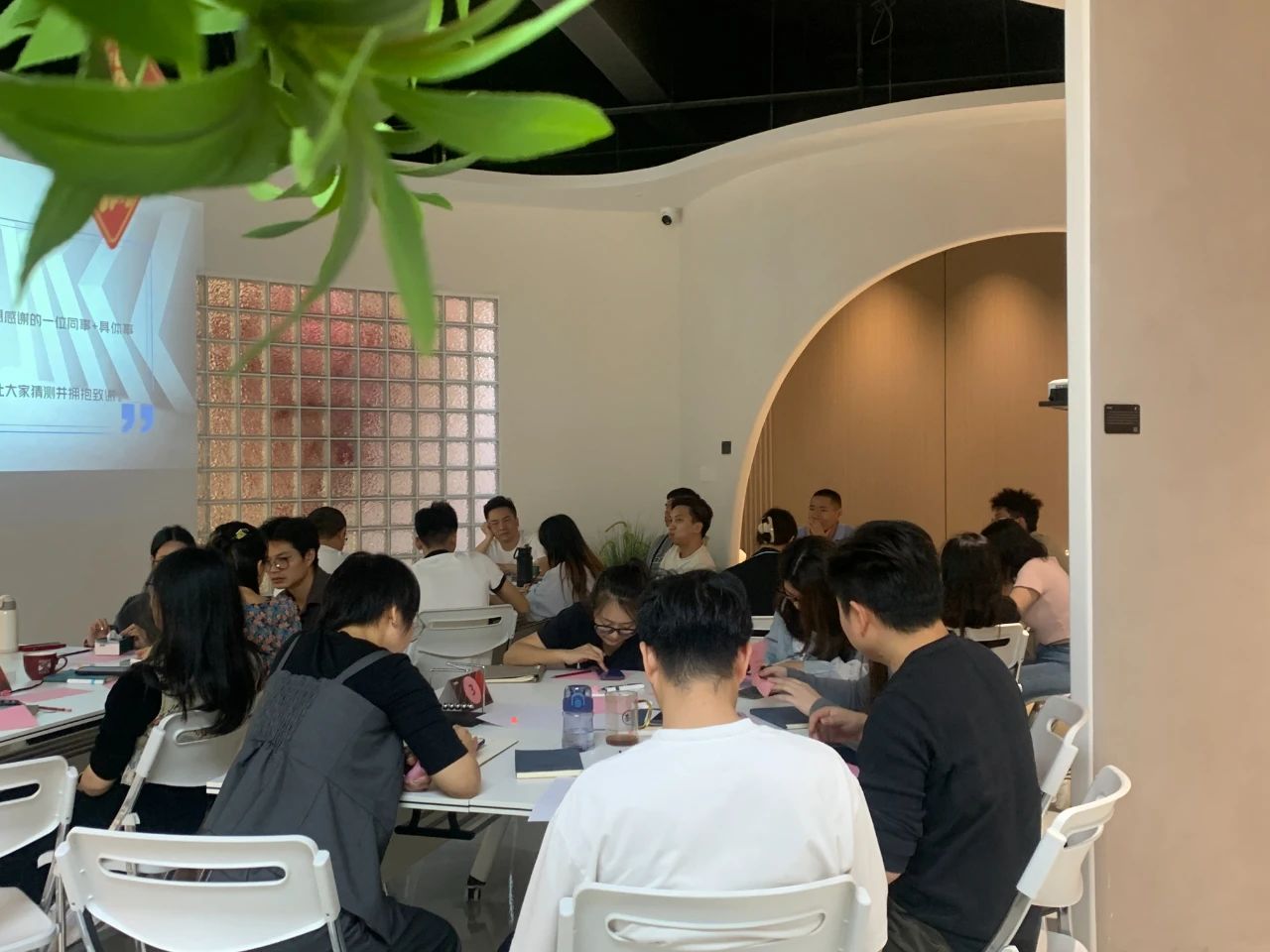 卡伊莲艺术涂料以心执笔， 以行筑梦 ！