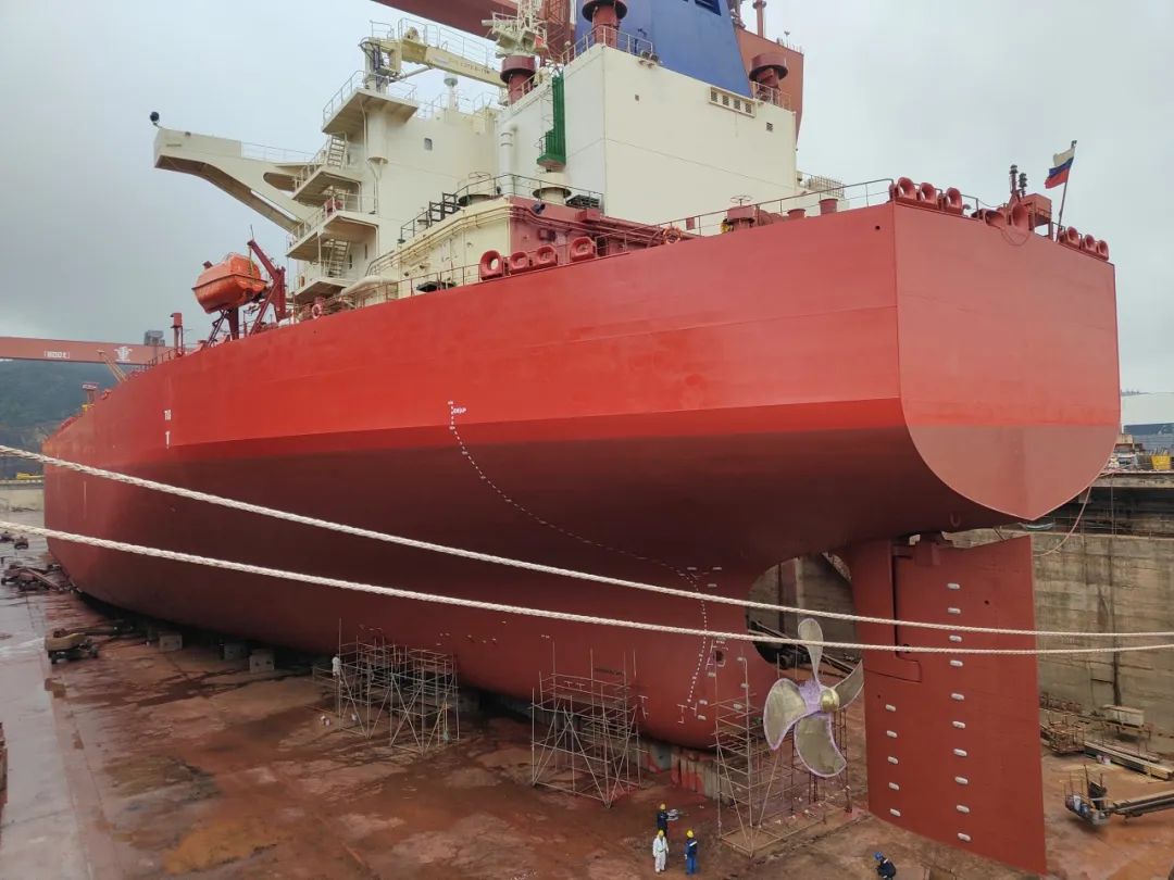 双瑞涂料护航国际油轮高效出坞
