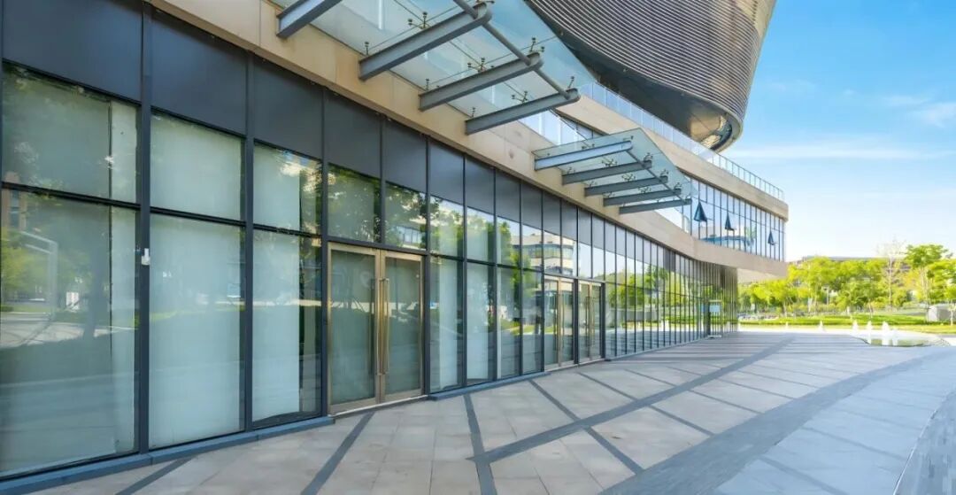 专注绿色科技，护航建筑美学丨擎天材料聚酯树脂赋能门窗粉末涂料性能升级