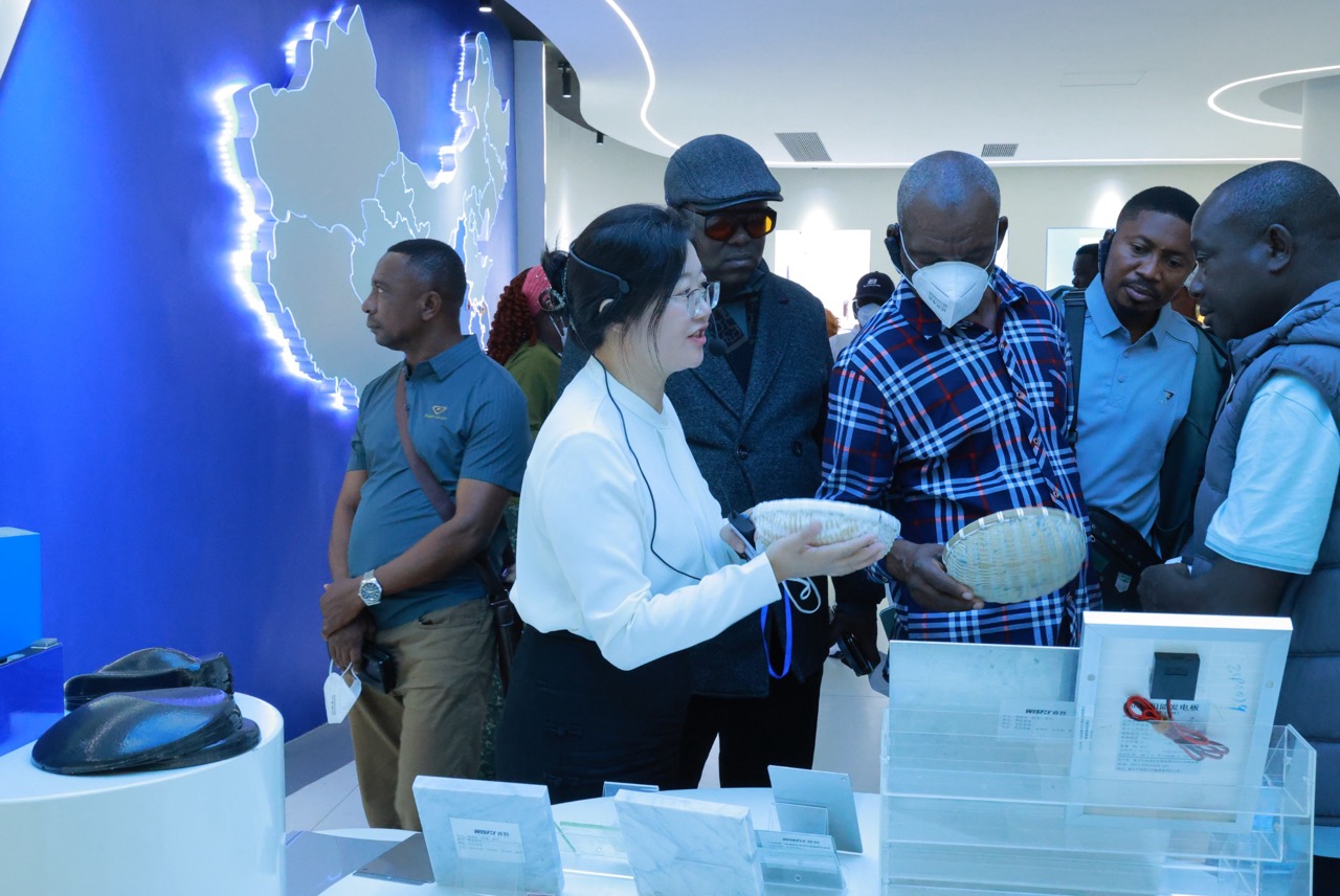 加纳代表团到访睿智高科，睿智以环保涂料搭建中非友谊之桥